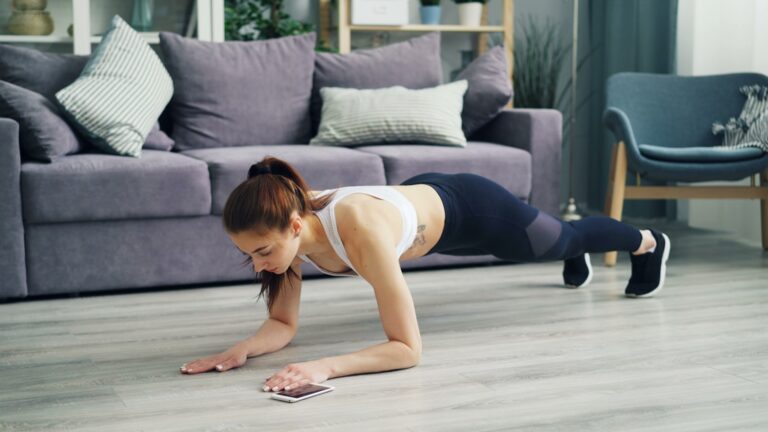 Thuistraining voor beginners: effectief thuis trainen zonder apparatuur